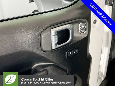 Used 2022 Jeep Wrangler Rubicon w/ Cold Weather Group image 11