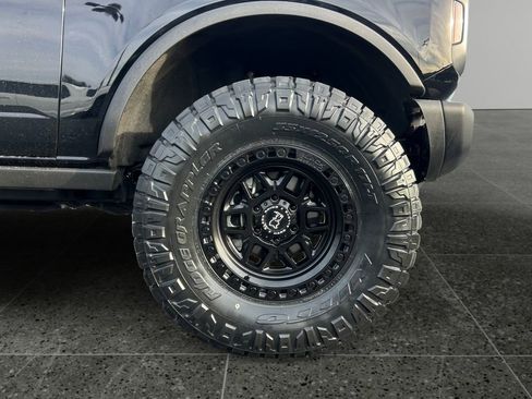 Used 2025 Ford Bronco Badlands AWD/4WD image 10