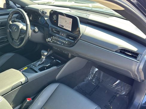 Used 2023 Lexus ES 300h w/ Premium Package image 27