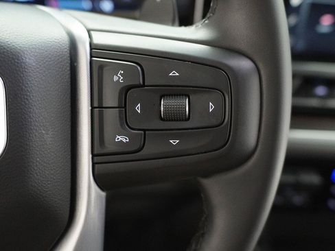 Used 2025 GMC Sierra 1500 SLT RWD image 10
