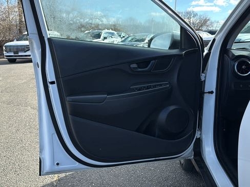 Used 2023 Hyundai Kona SEL image 11