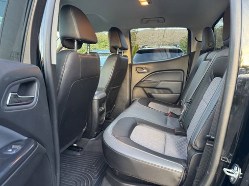 Used 2019 Chevrolet Colorado Z71 image 12