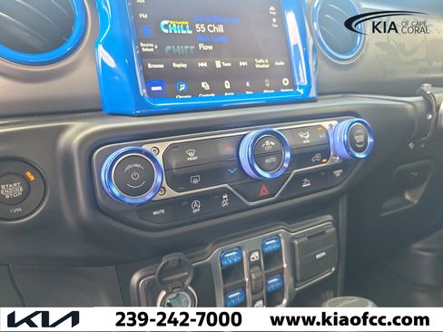 Used 2021 Jeep Gladiator Sport AWD/4WD image 30