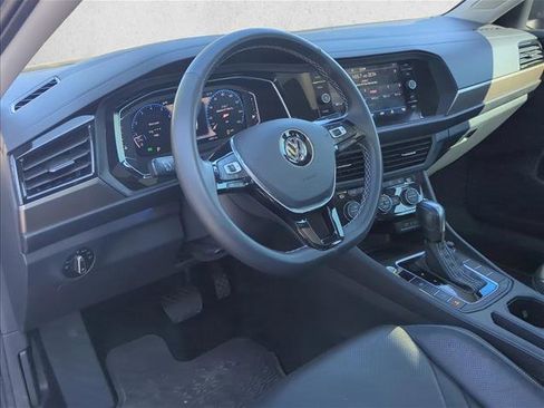 Used 2021 Volkswagen Jetta SEL Premium image 9