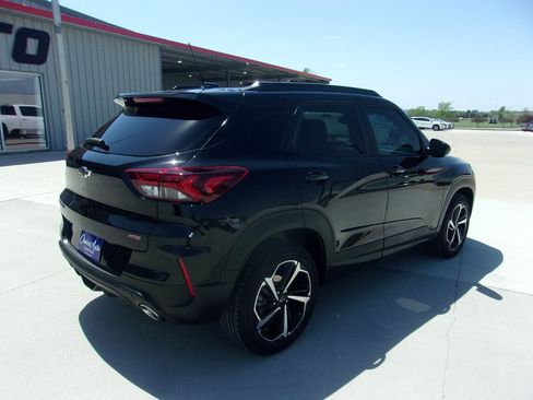Used 2023 Chevrolet TrailBlazer RS w/ Convenience Package FWD image 2