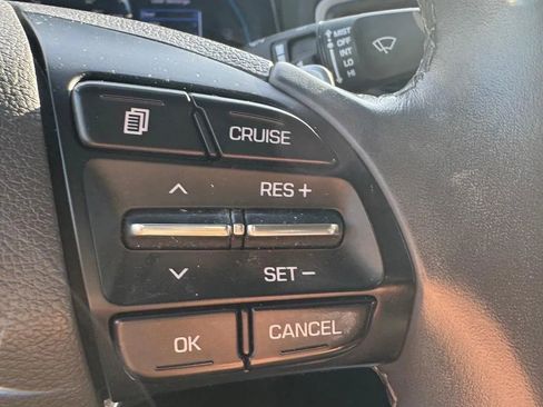 Used 2019 Hyundai Ioniq Plug-In Hybrid image 15