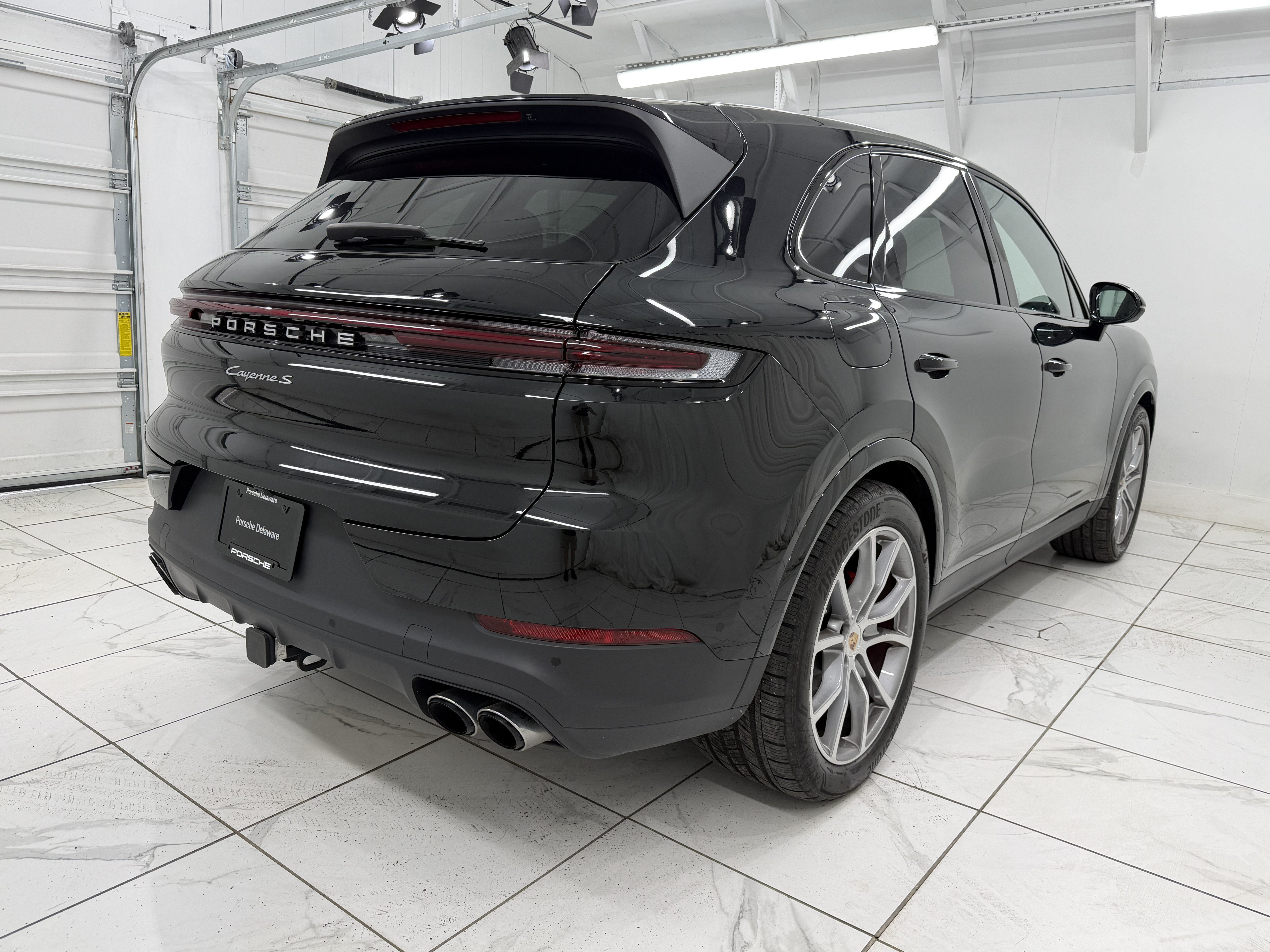 Used 2025 Porsche Cayenne S AWD/4WD image 12