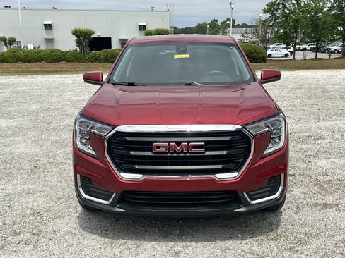 Used 2022 GMC Terrain SLE FWD image 2
