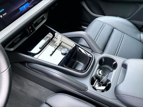 New 2026 Porsche Cayenne S image 11