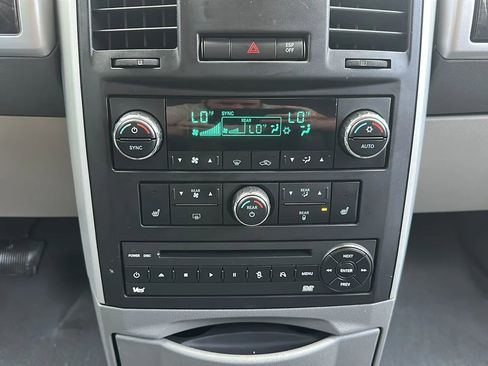 Used 2010 Dodge Grand Caravan SXT image 20