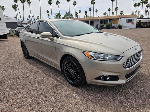 Used 2015 Ford Fusion SE w/ Equipment Group 202A image 2