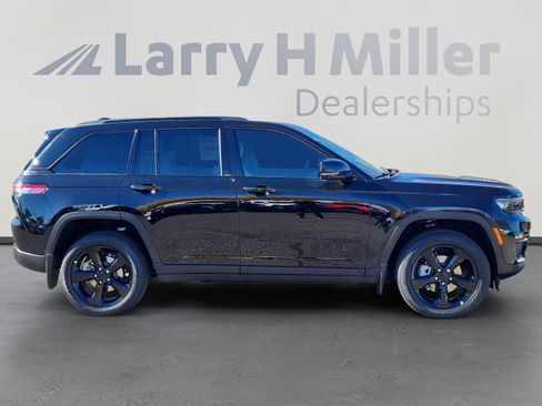 New 2025 Jeep Grand Cherokee Limited w/ Black Appearance Package image 7