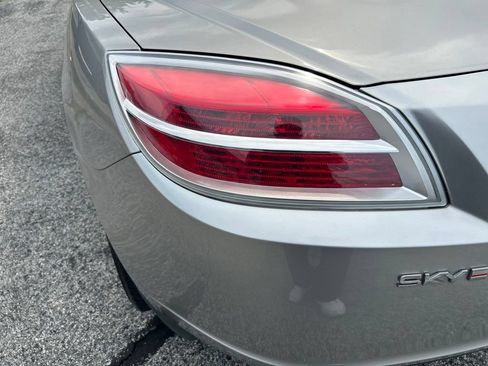 Used 2008 Saturn Sky Red Line RWD image 24