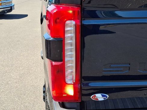 Used 2023 Ford F250 XLT w/ XLT Premium Package AWD/4WD image 8