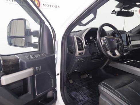 Used 2022 Ford F250 Lariat w/ Chrome Package image 47