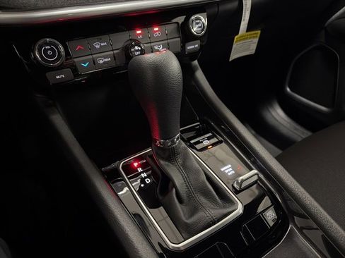 Used 2025 Jeep Compass Sport image 14