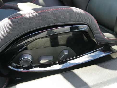 Used 2026 Chevrolet Corvette Stingray Preferred Cpe w/ Z51 Performance Package RWD image 26