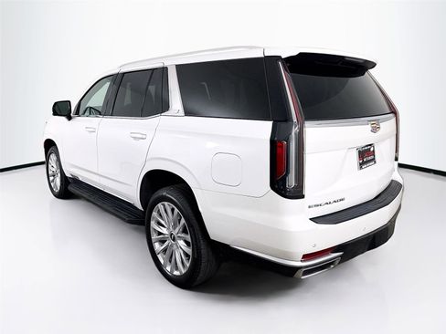 Used 2023 Cadillac Escalade Luxury image 5