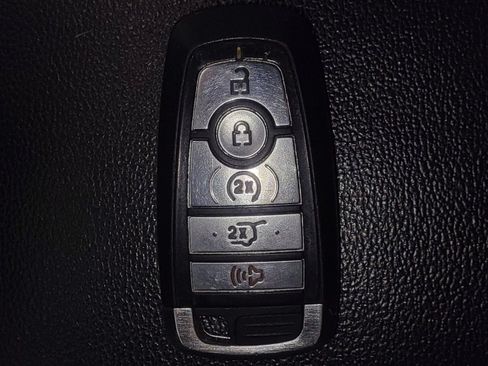 Used 2021 Ford Edge Titanium AWD/4WD image 32
