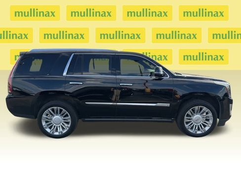 Used 2017 Cadillac Escalade Platinum image 12