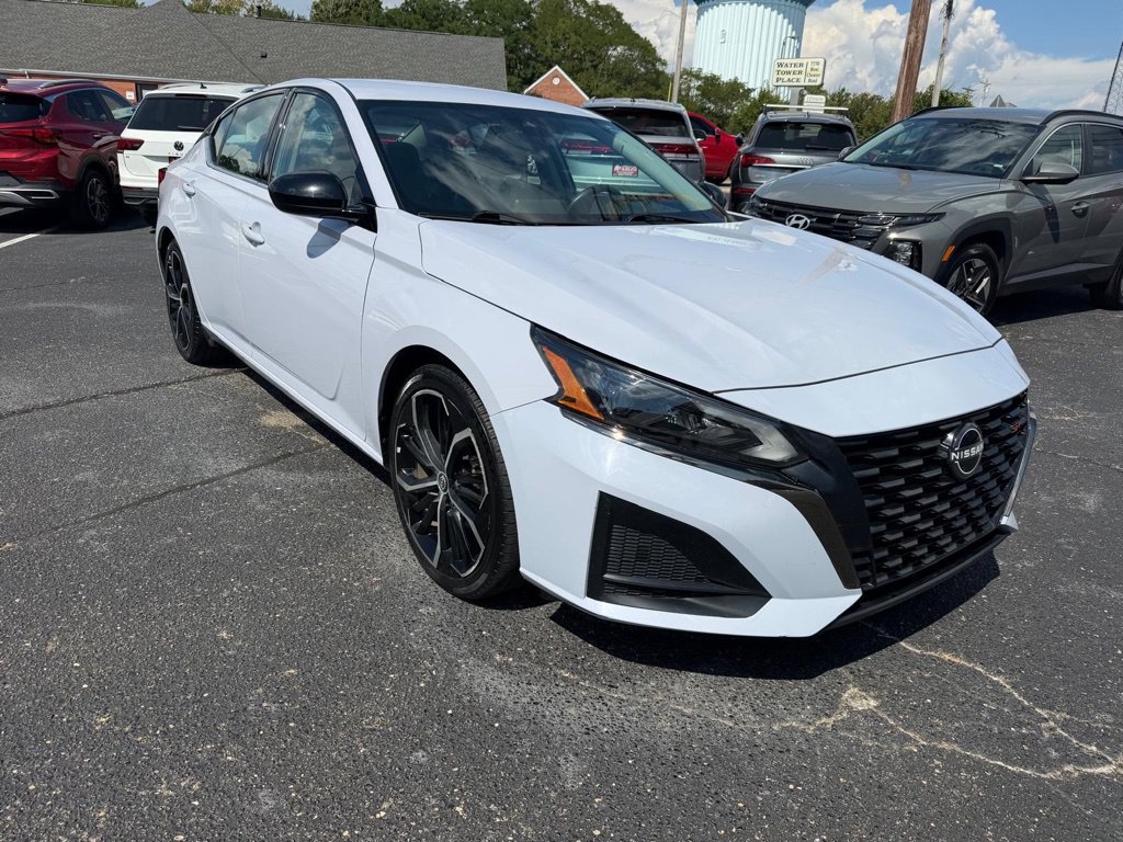 Used 2024 Nissan Altima 2.5 SR FWD image 4