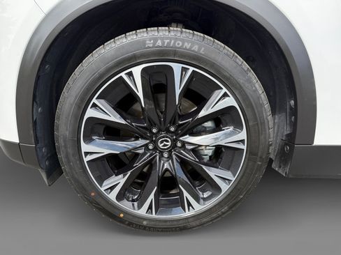 Used 2024 MAZDA CX-90 Plug-In Hybrid w/ Premium Pkg AWD/4WD image 9