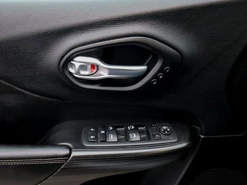 Used 2015 Jeep Cherokee Limited w/ Luxury Group image 56