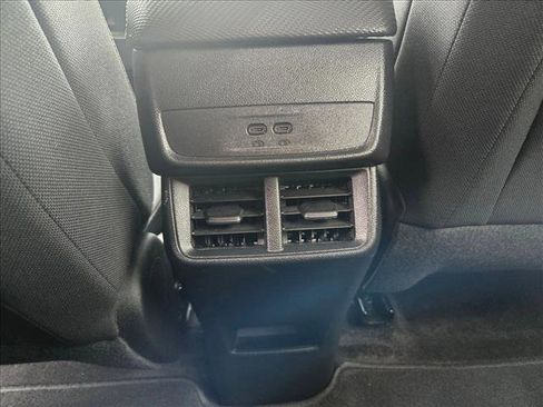 Used 2025 Chevrolet Equinox LT AWD/4WD image 18