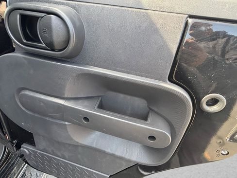 Used 2009 Jeep Wrangler Unlimited X w/ PWR Convenience Group image 20