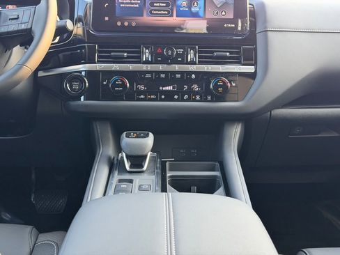 New 2026 Nissan Pathfinder SL image 27