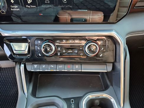 Used 2024 GMC Sierra 3500 Denali Ultimate image 40