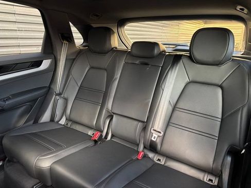 Certified 2026 Porsche Cayenne AWD/4WD image 24