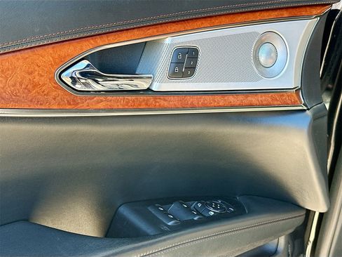 Used 2020 Lincoln Nautilus Black Label w/ Class II Trailer Tow Package image 18