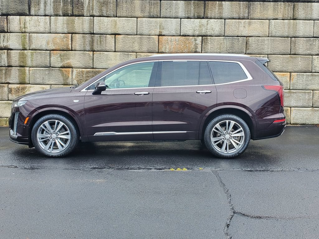Used 2021 Cadillac XT6 Premium Luxury AWD/4WD image 2