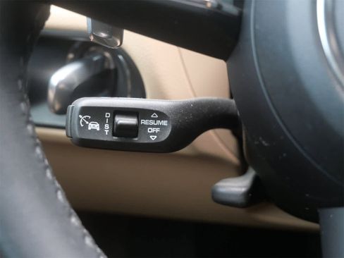 Certified 2024 Porsche Macan image 24