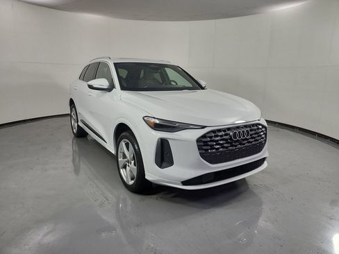 Used 2025 Audi Q5 Premium Plus w/ Premium Plus image 4