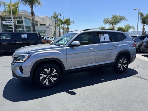 Used 2024 Volkswagen Atlas SE FWD image 8