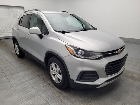 Used 2021 Chevrolet Trax LT FWD image 13