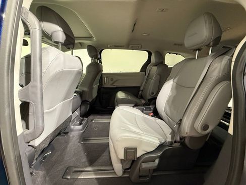 Used 2024 Toyota Sienna Limited AWD/4WD image 20