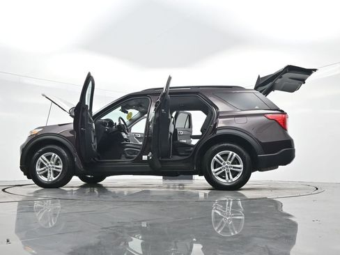 Used 2022 Ford Explorer XLT w/ Equipment Group 202A image 46