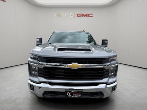 Used 2025 Chevrolet Silverado 2500 LT w/ Convenience Package AWD/4WD image 2