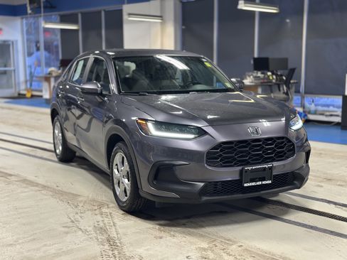 Used 2023 Honda HR-V LX image 3