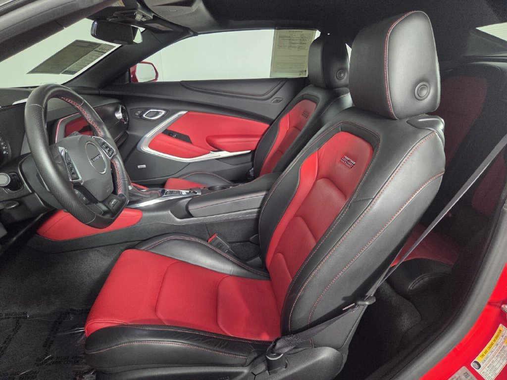 Used 2017 Chevrolet Camaro SS RWD image 10