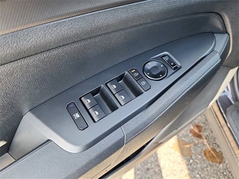 New 2026 Kia Sportage LX image 11