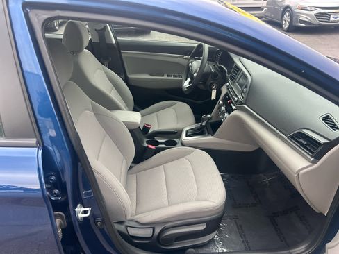 Used 2020 Hyundai Elantra SE image 25