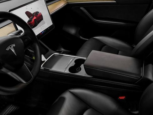 Used 2023 Tesla Model Y Long Range image 19