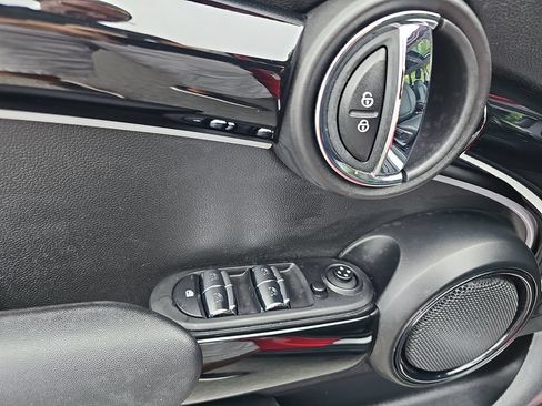 Used 2022 MINI Cooper 4-Door Hardtop FWD image 19