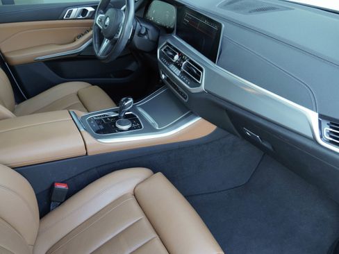 Used 2021 BMW X5 xDrive40i w/ M Sport Package AWD/4WD image 9
