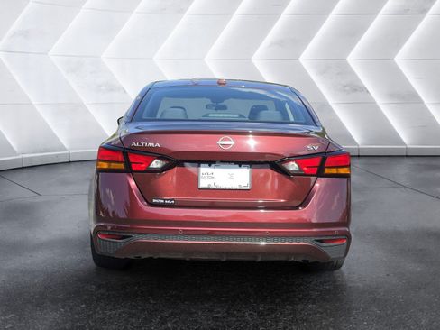 Used 2024 Nissan Altima 2.5 SV FWD image 4