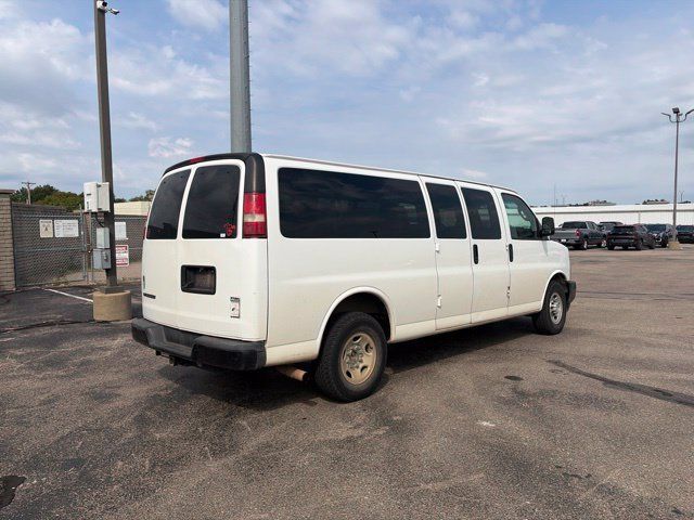 Used 2017 Chevrolet Express 3500 LS RWD image 7